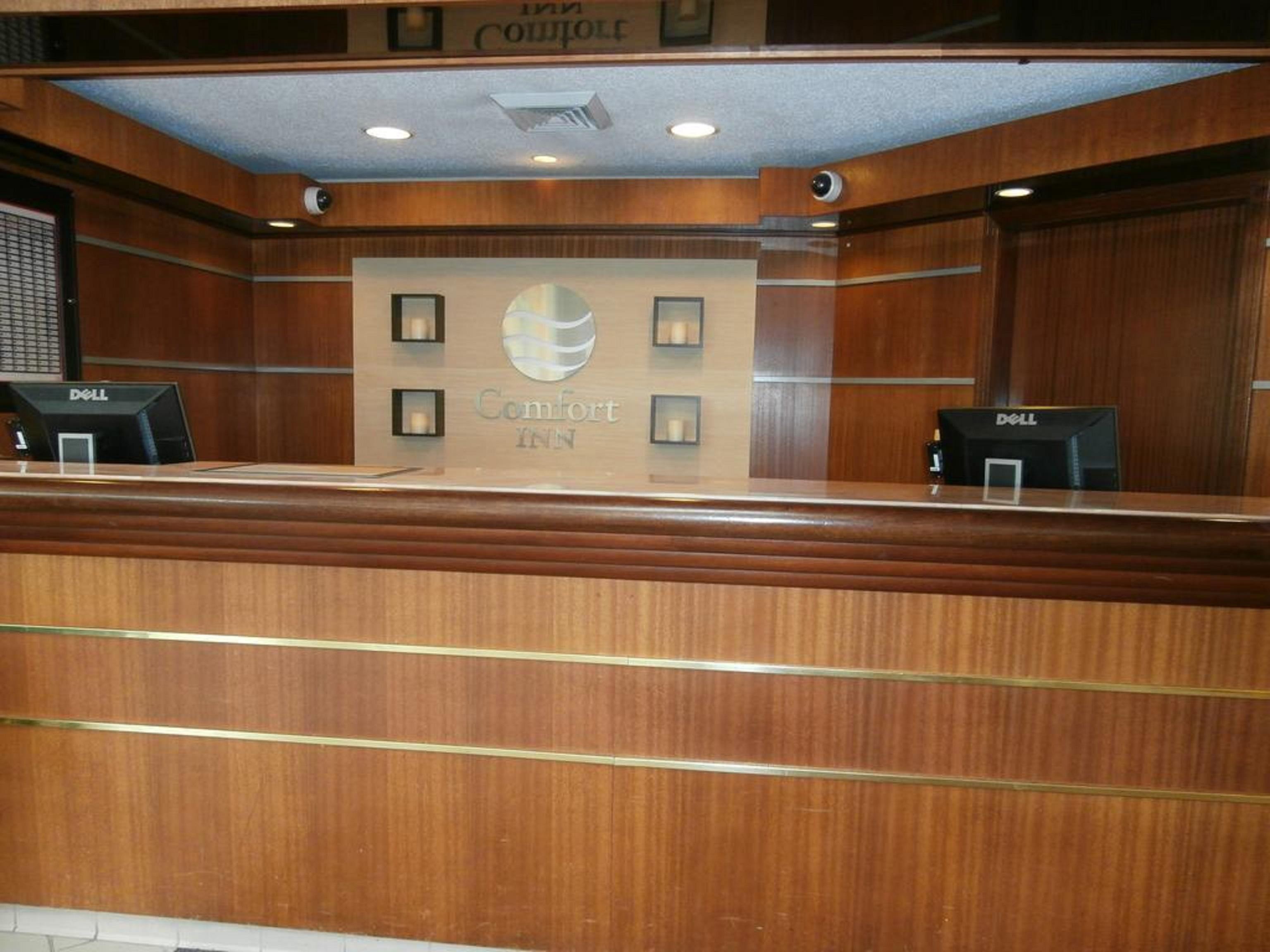 コンフォート イン クリーブランド エアポート ミドルバーグ ハイツ ミドルバーグ・ハイツ エクステリア 写真